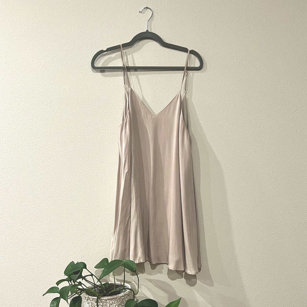Pinkish nude v-neck spaghetti strap mini dress